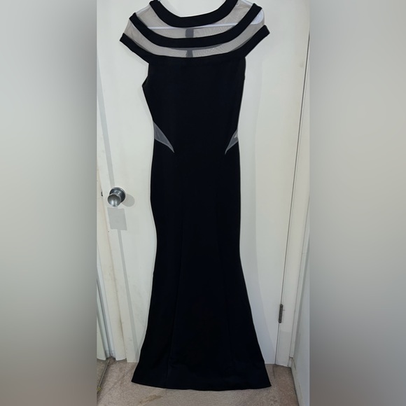 Black formal dress size medium - Picture 3 of 9